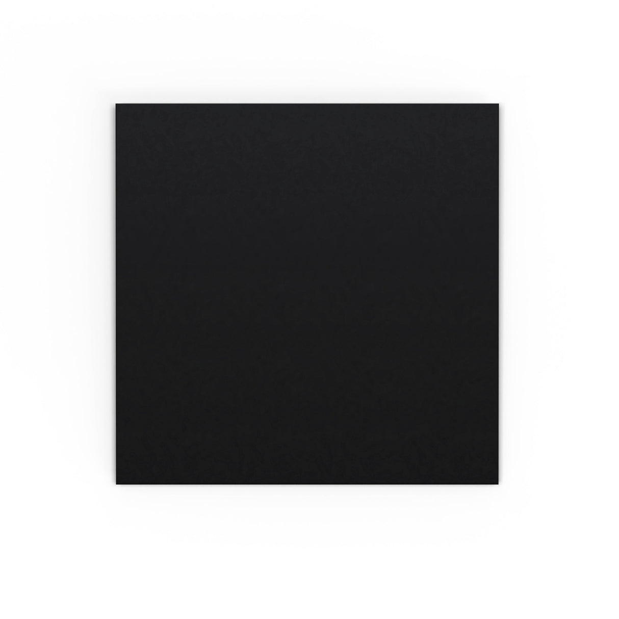 Svart kuvert med V-klaff 155×155 mm