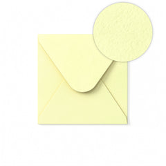 Elfenbensfärgat Kuvert med Hamrad Yta 130 x 130 mm