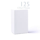 Vita kort och kuvert med vågig kant – förpackning