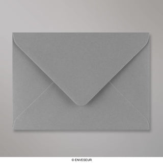 125x175 mm Mörkgrått kuvert