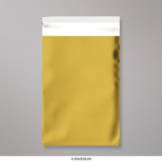 Färgade mattfolierade påsar