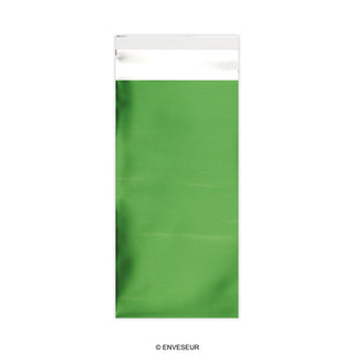 Färgade mattfolierade påsar