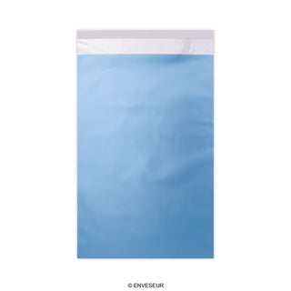 Färgade mattfolierade påsar