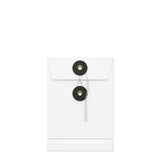 Färgade kuvert med snör- och skivförslutning